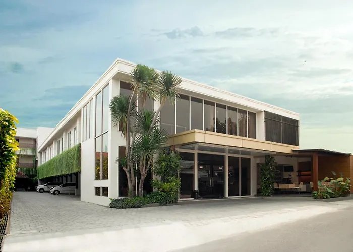 Aveon Express By Daphna InternationalHotel Jogja